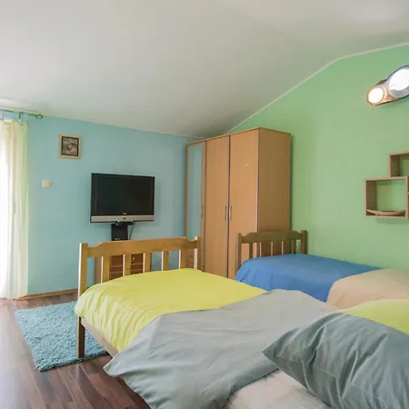 In Vinjani Donji With Wifi Holiday home