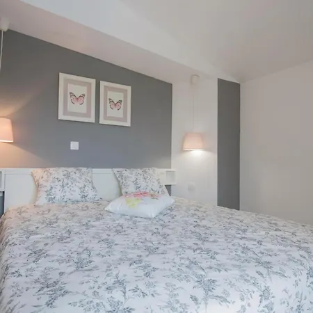 Ferienhaus Five-bedroom In Vinjani Donji