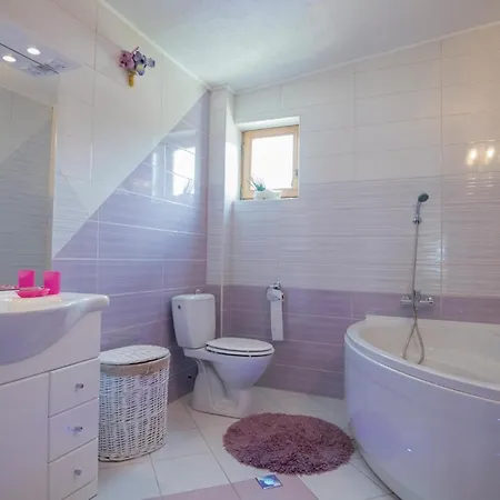 Five-bedroom In Vinjani Donji * Majici